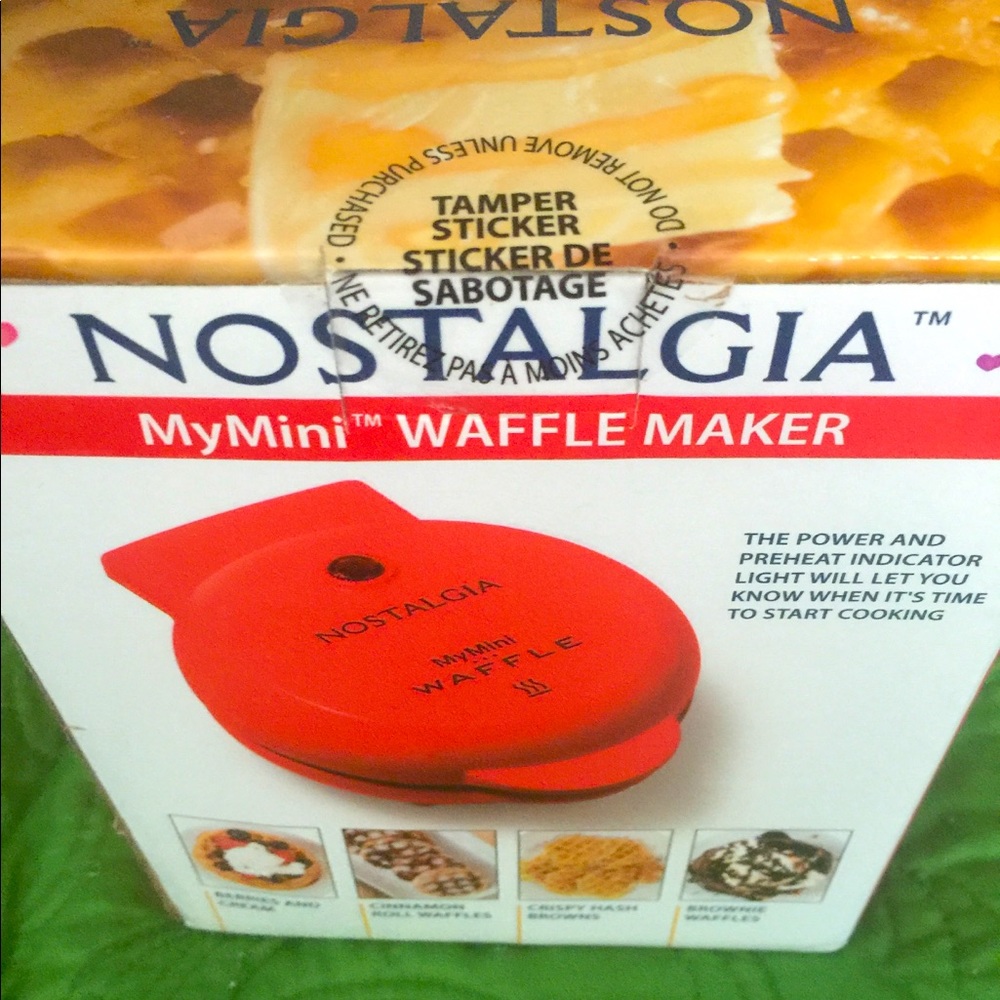 NOSTALGIA Mini Waffle Maker